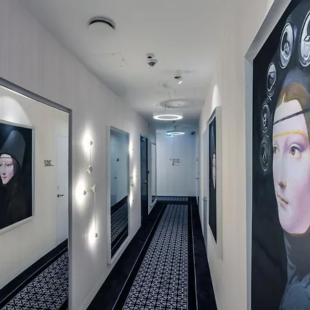 Indigo Nowy świat, An Ihg Warszawa