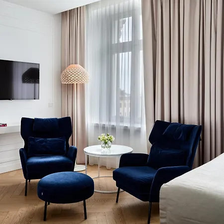 Indigo Nowy świat, An Ihg
