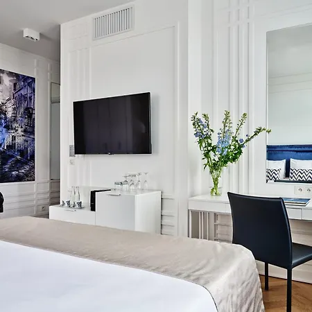 Indigo Nowy świat, An Ihg