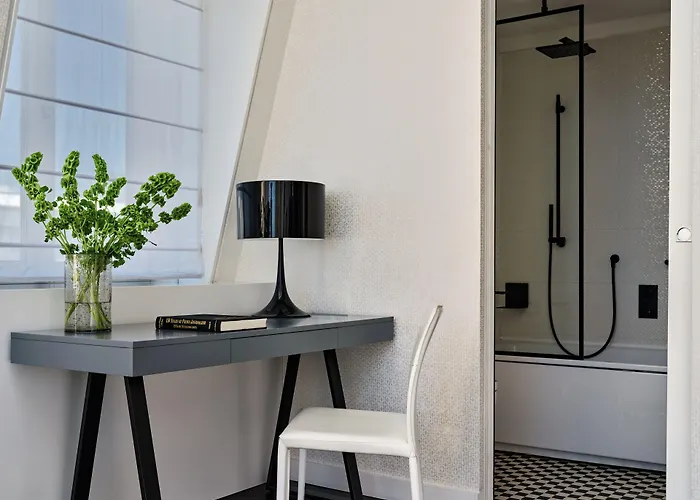 Indigo Nowy świat, An Ihg Warszawa